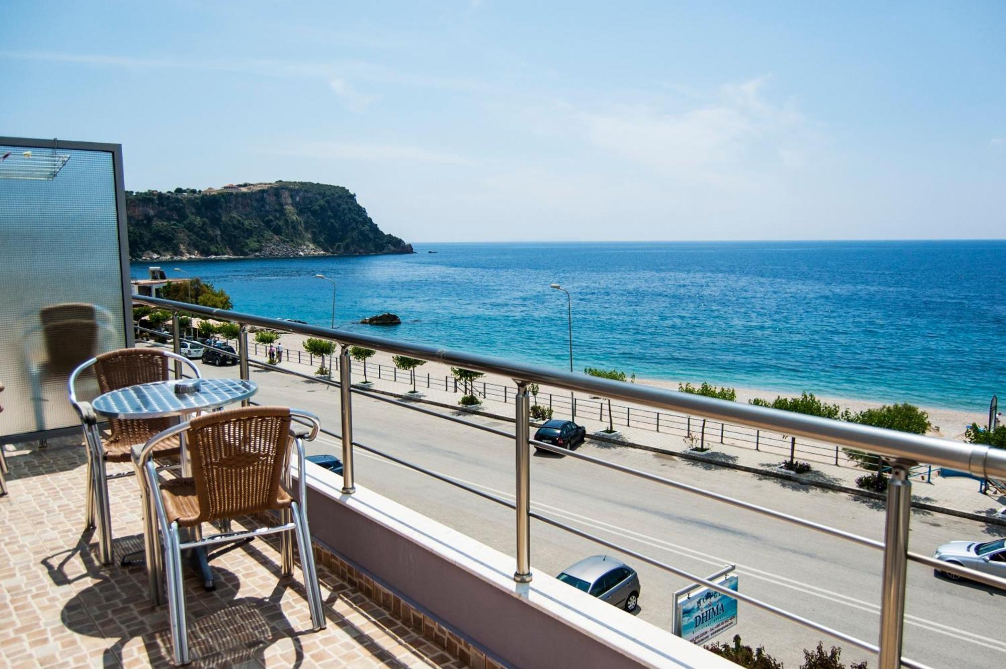 Dhima Hotel Himare Bagian luar foto